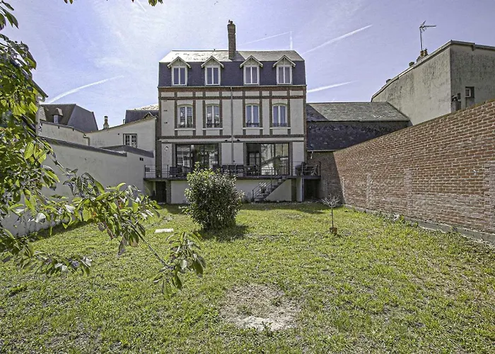 Casa vacanze House For 18 People With Cinema Place Morny *