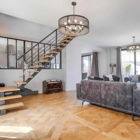 Vakantiehuis House For 18 People With Cinema Place Morny