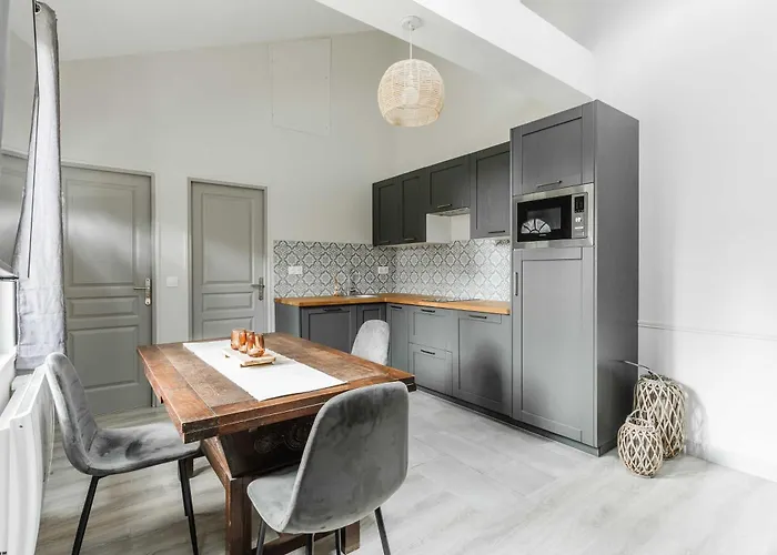 度假居 House For 18 People With Cinema Place Morny *