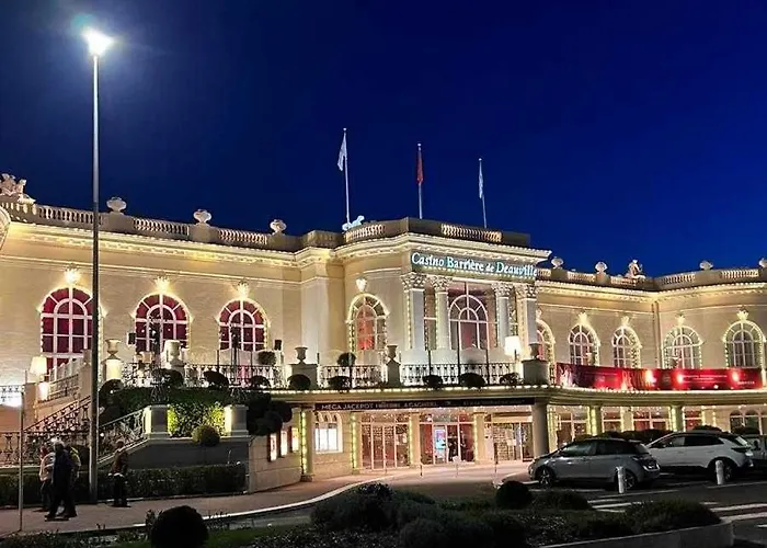 度假居 House For 18 People With Cinema Place Morny *