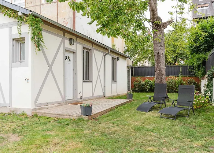 House For 18 People With Cinema Place Morny Holiday home